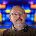 Олег Ясинский: Западная демократическая мечта оказалась голограммой, за которой мы бежали, задрав штаны Олег Ясинский: Западная демократическая мечта оказалась голограммой, за которой мы бежали, задрав штаны