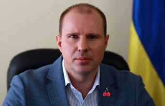 Василий Прозоров: Бывший токарь купил власть в Мелитополе за несколько ящиков черешни